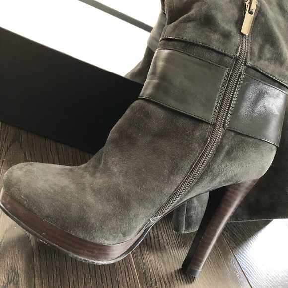 suede knee high boots-like new - Picture 9 of 12